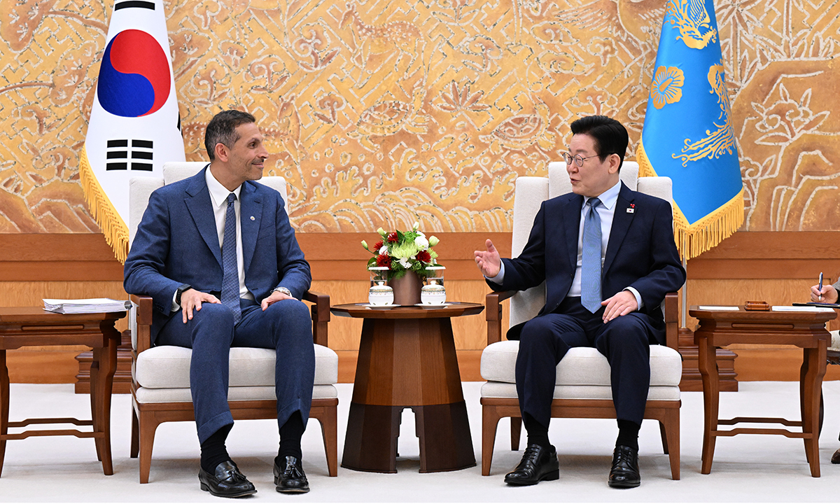 중·일 회담 마친 李 “내부 반목하면 외교 성과도 물거품”