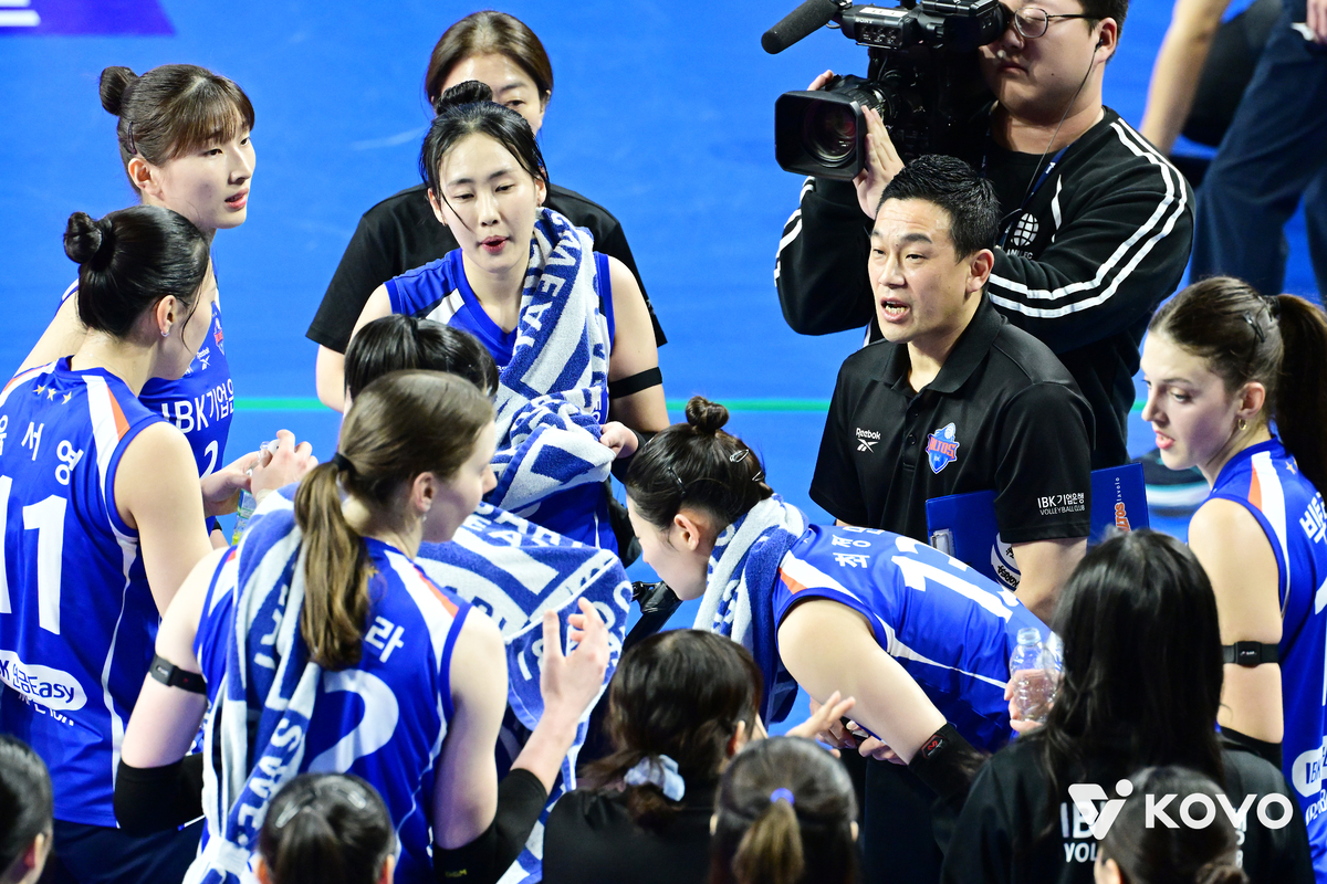 GS칼텍스와 승점 6짜리 경기 앞둔 여오현 IBK 감독대행 “모든 경기가 승점 6짜리 경기라고 생각해…고의정, 김하경 웜업존에서 출격대기”