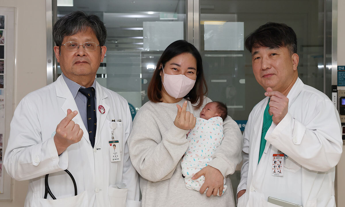 생후 8일 아이의 엄지만한 심장을 고치다