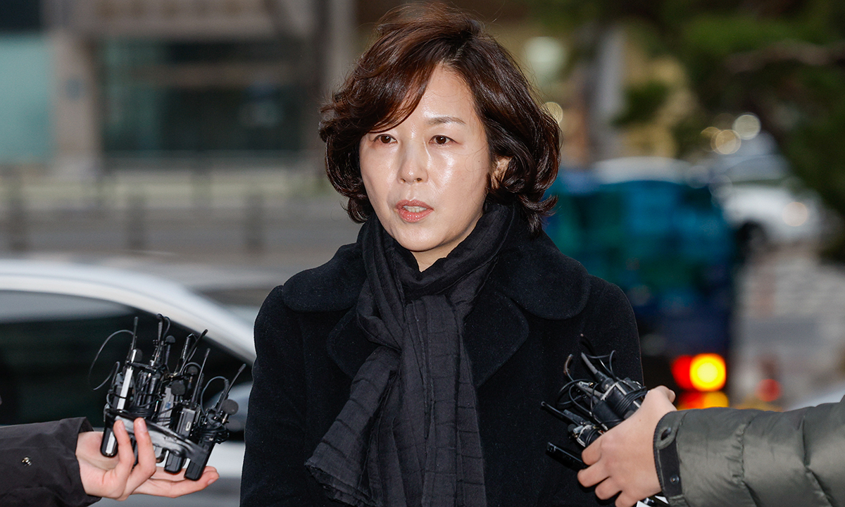 16시간30분 경찰 조사받은 김경…김경·강선우·前 보좌관 진술 엇갈려