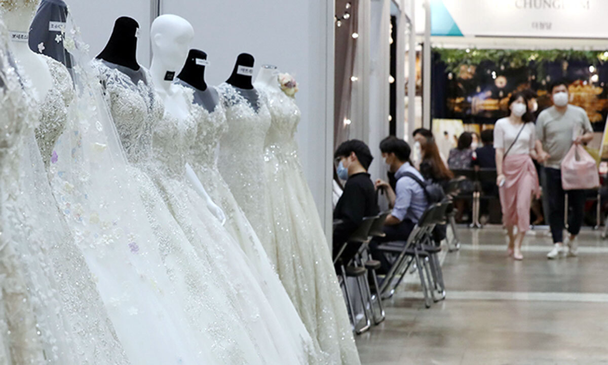 한국, 결혼 의지 5개국 중 1위인데 남녀 간 차이도 가장 커 [정책돋보기]