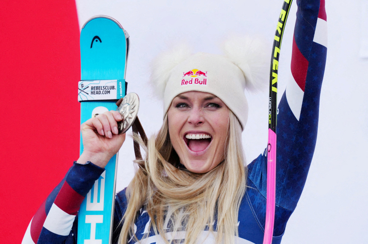 41세 본, 월드컵 스키 여자 활강 이탈리아 대회서 3위