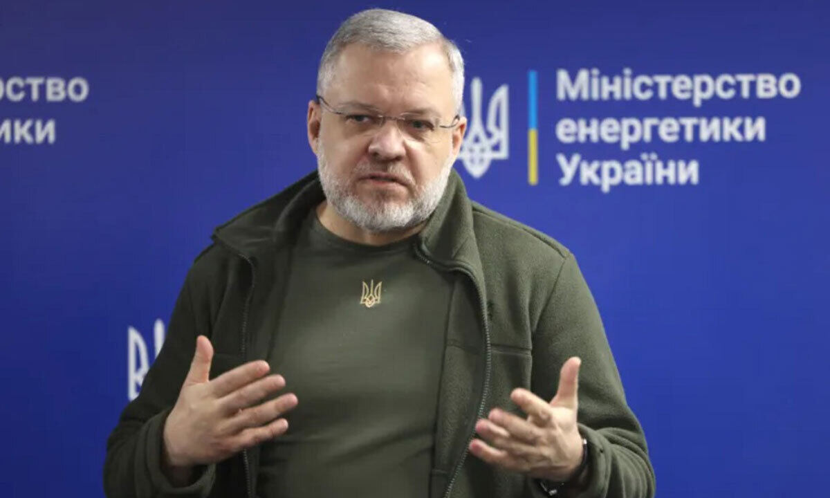 전직 장관은 국외 탈출 시도, 현직 시장은 “붕괴 직전” 토로