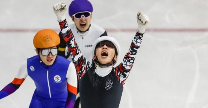 쇼트트랙 박지원, 국가대표 2차 선발전 1500m 우승…황대헌 또 반칙