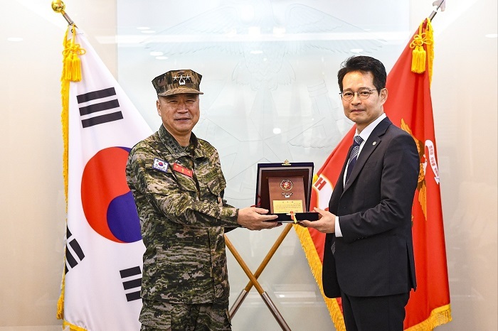 유한건강생활, 해병대 감사패 수상! 출산 장려 프로그램으로 빛나는 사회 공헌