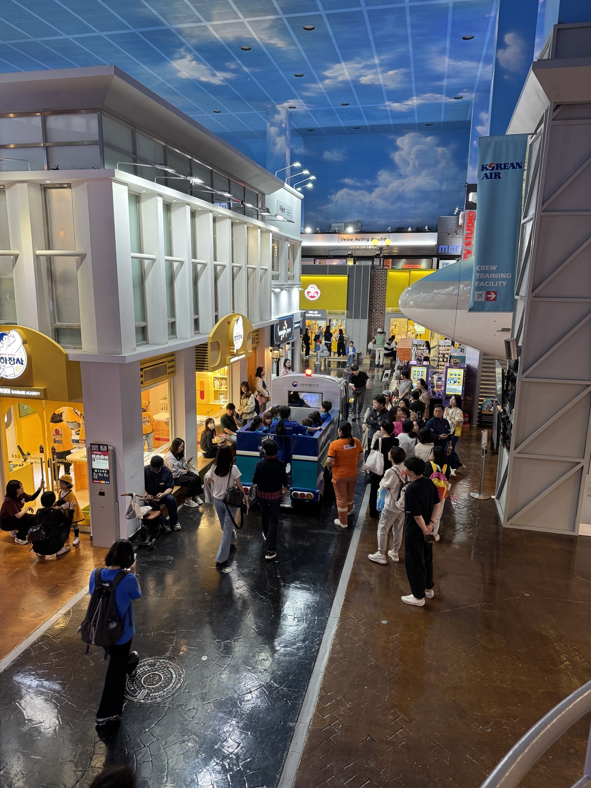 밀가루 묻힌 손, 반짝이는 눈...작은 도시에서 피어난 '진짜 꿈' - 뉴스 썸네일 이미지