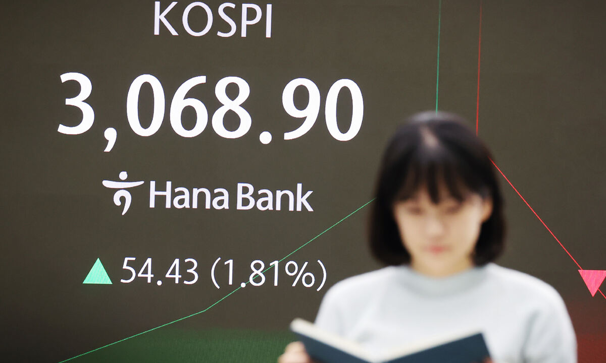 코스피 3년 9개월 만에 장중 3,100선 회복…반도체株 초강세