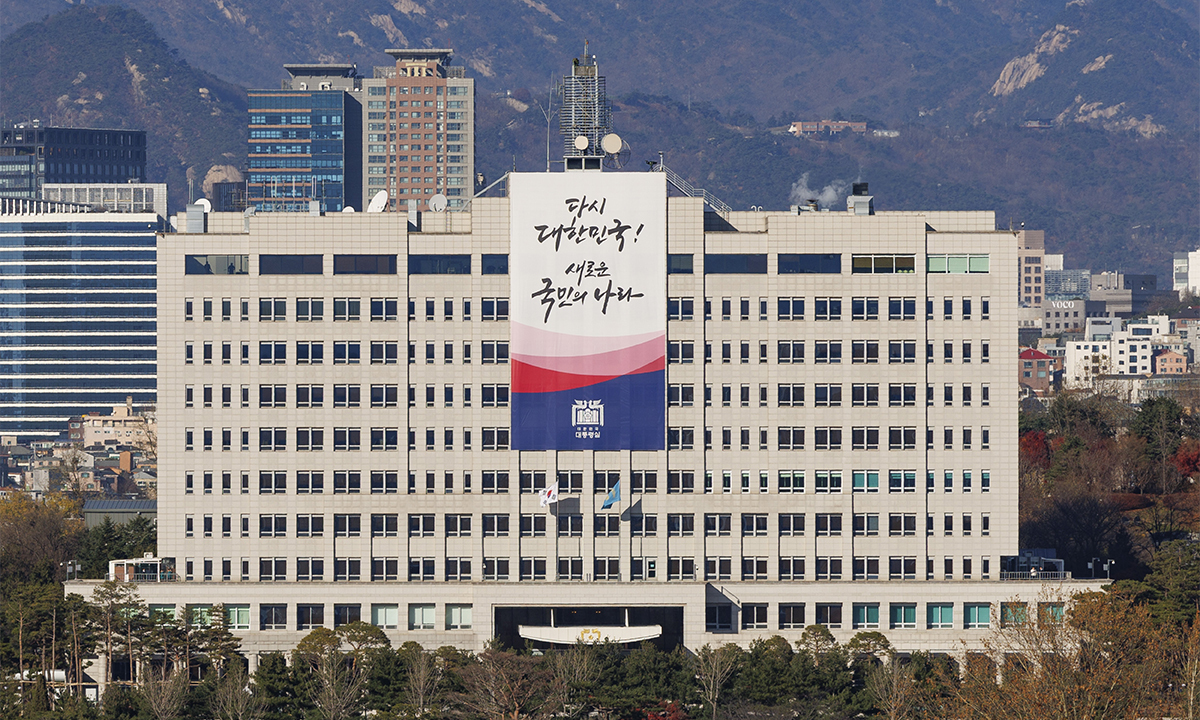16개 의혹 동시다발 수사…무혐의 뒤집을 증거 찾기 ‘온 힘’