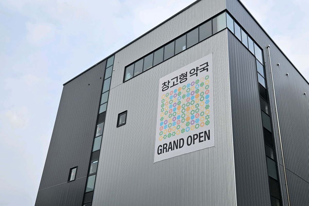 창고형 약국 등장에 소비자 ‘환호’, 약사들 ‘격분’… 왜?