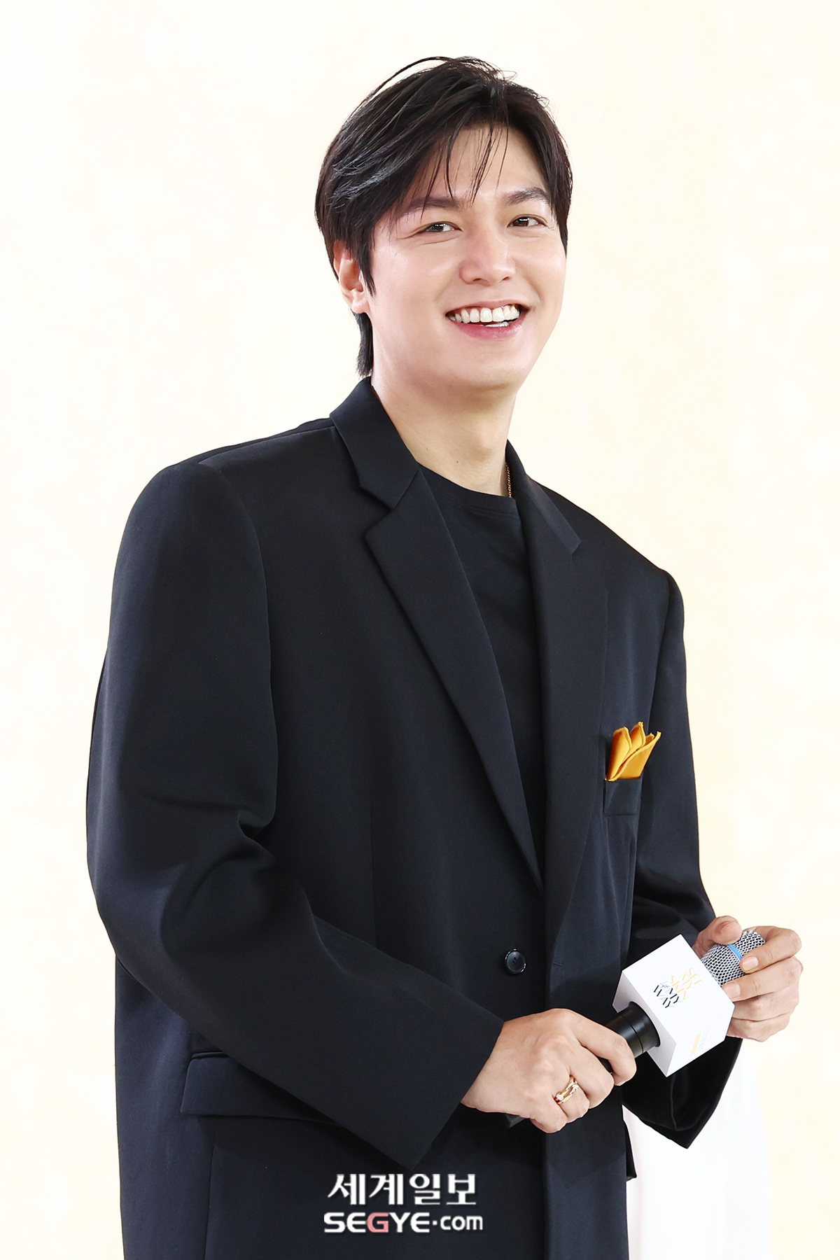 이민호, 글로벌 앰배서더 발탁! 빛나는 비주얼과 심쿵 미소 화제