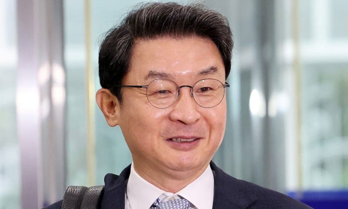 이억원 금융위원장 후보자, '금융 혁신과 소비자 보호' 공약: 생산적 금융 대전환 및 가계 부채 관리 집중