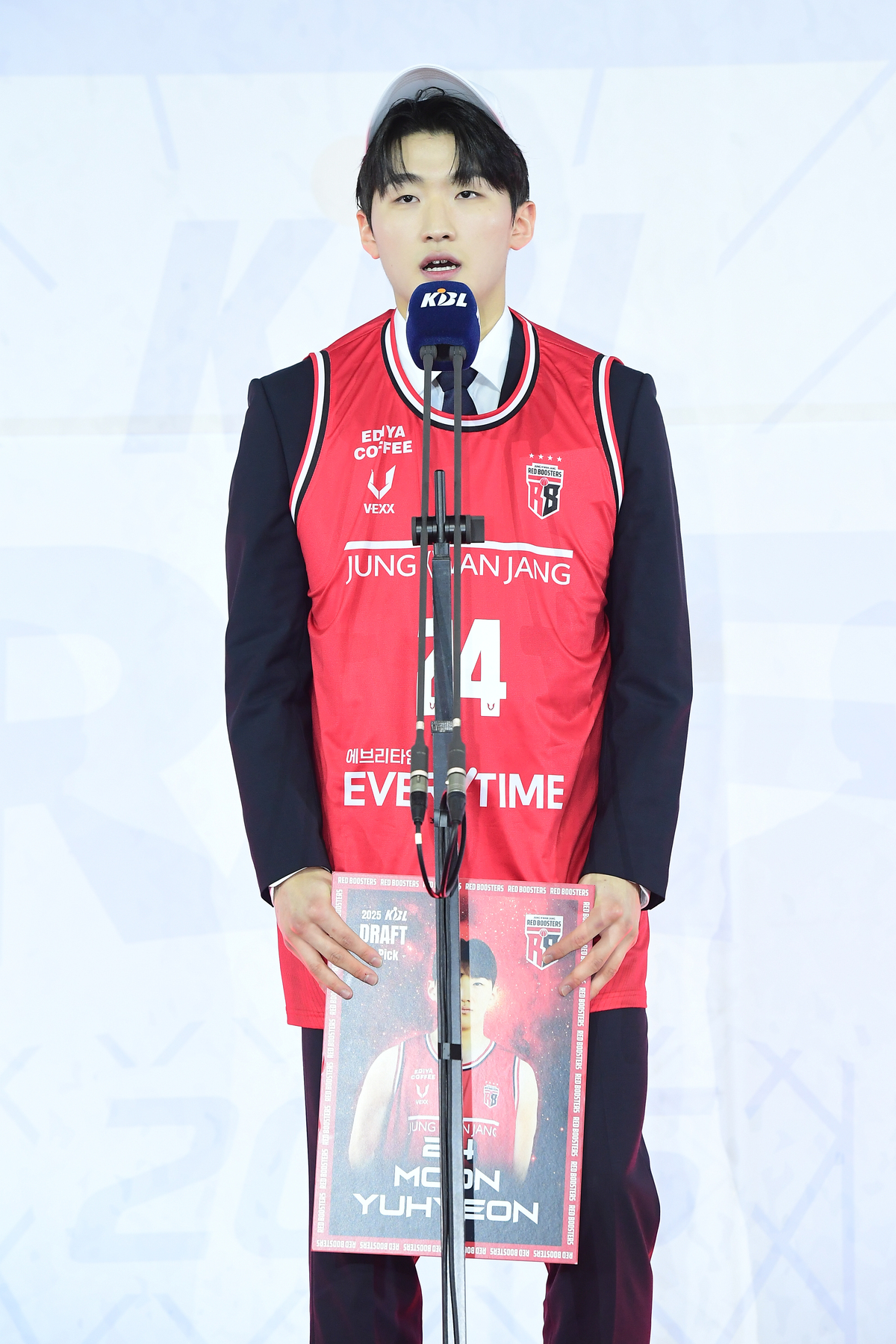 형 문정현(KT)에 이어 동생 문유현도 ‘전체 1순위’의 감격...KBL 최초로 ‘1순위 형제’ 탄생, 정관장 1순위로 고려대 ‘얼리’ 문유현 지명