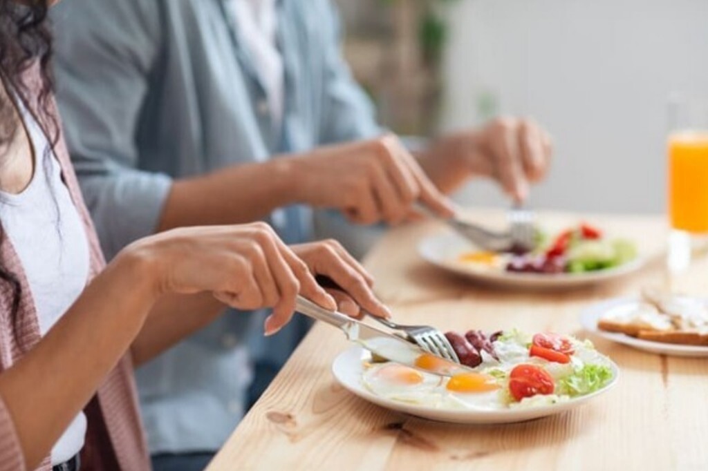 “다이어트 갈림길, ‘오전 8시’에 있었다고요?”