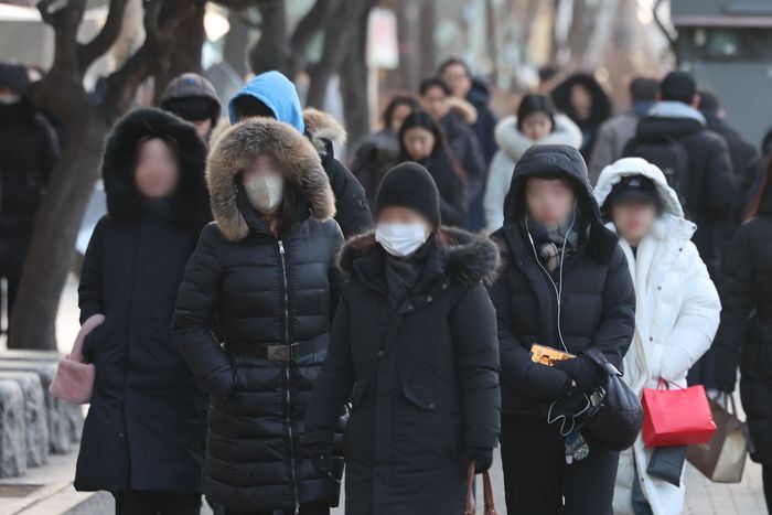 "밖은 못 나가도 쇼핑은 한다"...올겨울 유통업계가 벌어들인 한파 특... - 뉴스 썸네일 이미지