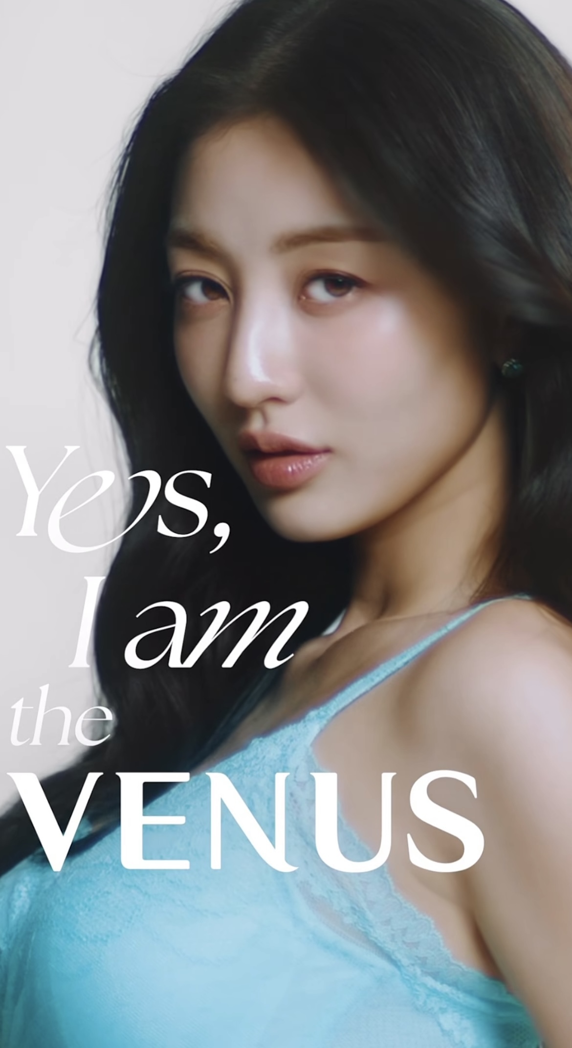 '14년 만에 주인공이 되다' 트와이스 지효, 비너스 모델 발탁