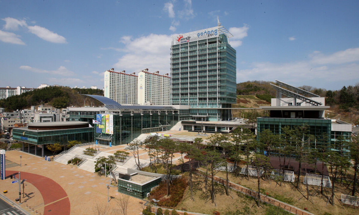 그래핀 산업 도약 신호탄... 포항시, 그래핀 국가첨단전략기술 지정 정조... - 뉴스 썸네일 이미지