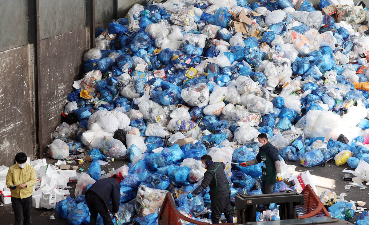 "1인당 하루 1.23kg씩"... 설 연휴 쓰레기 비상, 특별관리 가동 - 뉴스 썸네일 이미지