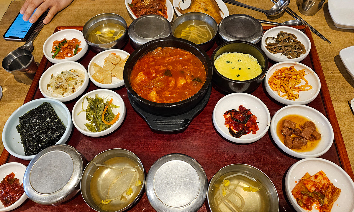 따뜻한 밥에 기본 반찬 꿀조합… 하루 견딜 ‘든든 한끼’ [김동기 셰프의 한그릇]