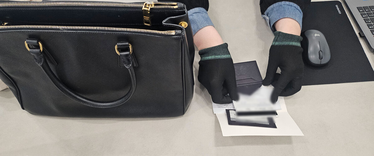 "중고 명품, 뭘 믿고 사?" 외면하던 2030세대가 달라졌다 [트랜드] - 뉴스 썸네일 이미지