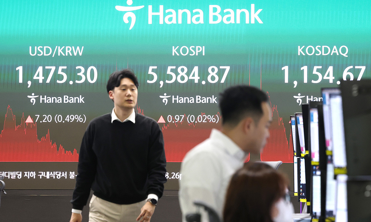 코스피, 등락 끝에 5580대 강보합 마감…코스닥은 3% 넘게 상승