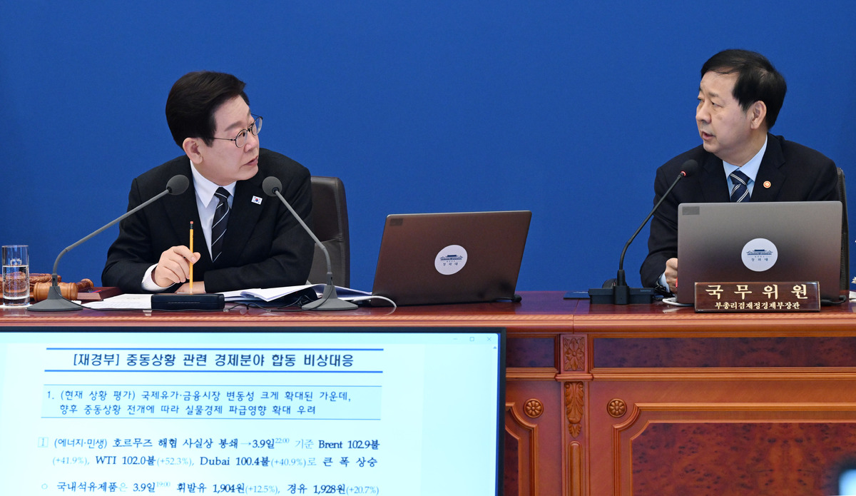 李 “물가 안정 시급… 석유 최고가격제 등 속도” [美·이란 전쟁]