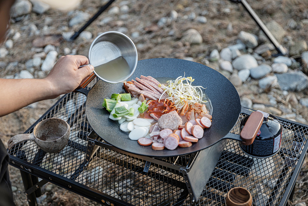 햄 나트륨 빼주는 '20% 마법'…부대찌개에 콩나물 넣는 '황금 타이밍' [FOOD+]