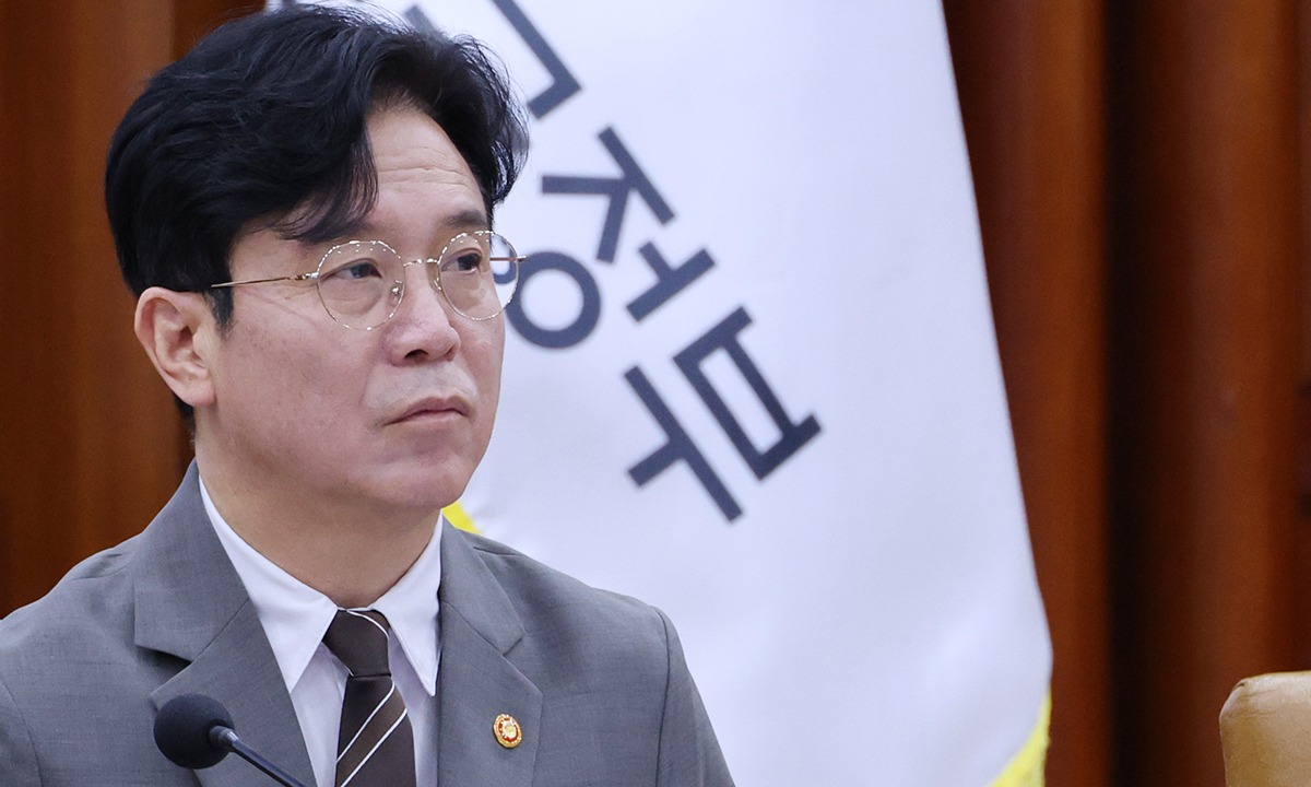 삼성전자 노조 총파업 예고에…노동장관, 사측 만나 “대화 나서달라”