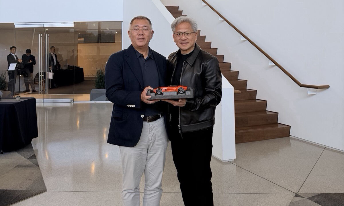 정의선의 승부수는 피지컬 AI…자동차 넘어 도시 운영까지 [리더의 나침...