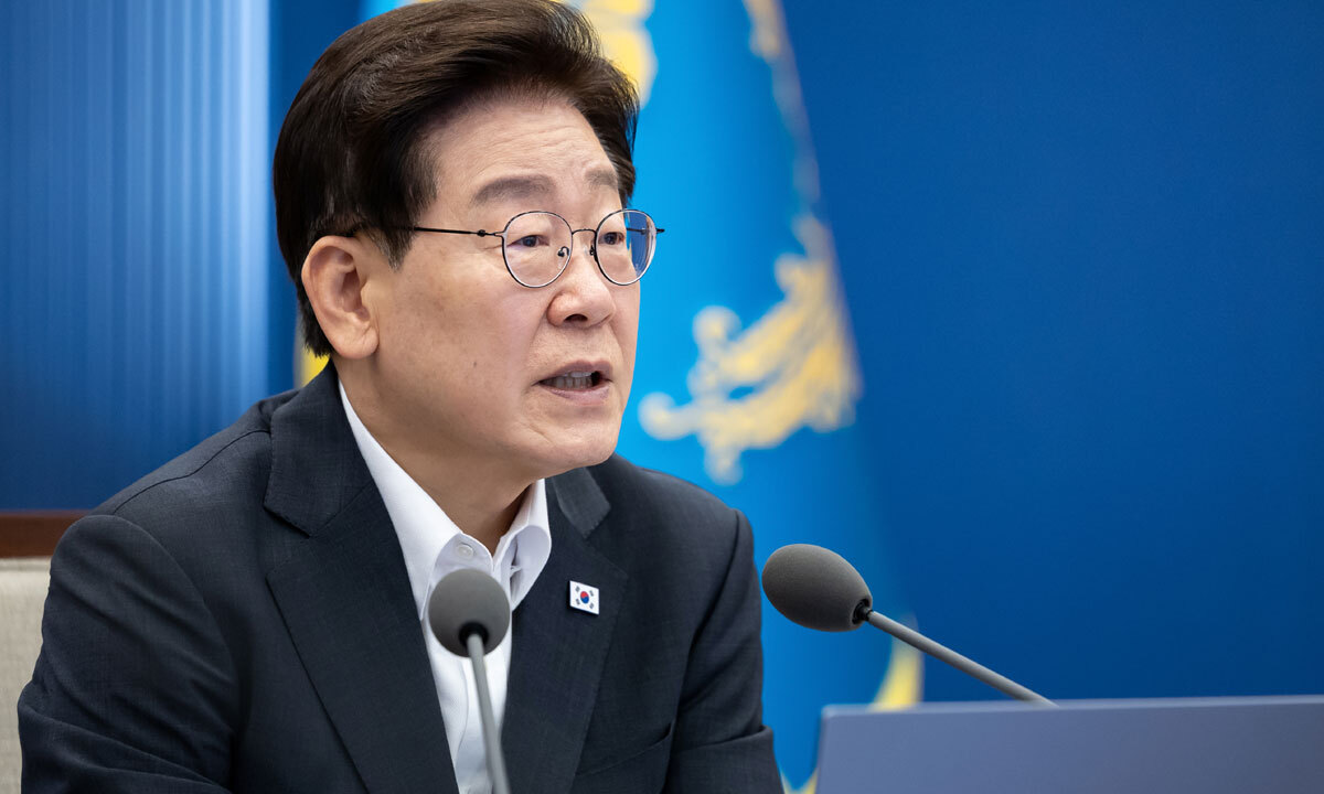 李대통령, 부동산 문제 ‘시한폭탄’에 비유… “공급 특단 노력” 주문 [8·13 부동산 대책]