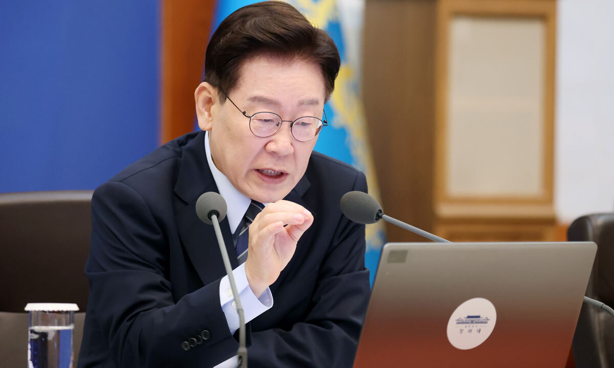 '슈퍼예산' 당위성 강조한 李…&${esc.h}34;지금은 ‘성장 보릿고개’ 회복에 더 주력해야&${esc.h}34; [청와대 24시]