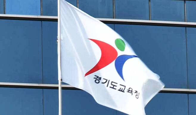 “늙은 XX, 역겹다”…SNS에 교사 신상·욕설 올린 여중생 [사건수첩]