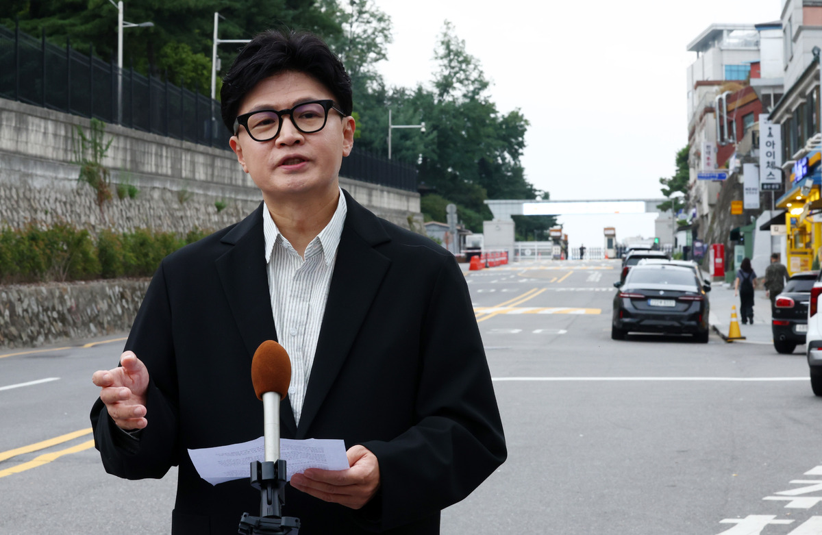 張의 ‘한동훈 때리기’ 소재 ‘당게’, 올 추석엔 與가 활용···韓 “더불어 윤어게인당이냐”