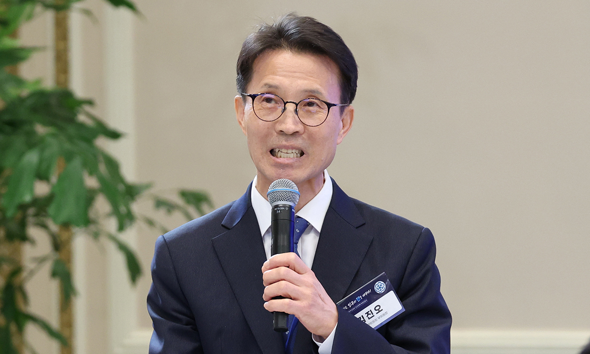 돌봄 인력난 대책, 외국인→청년?…인구위 기본계획 보니