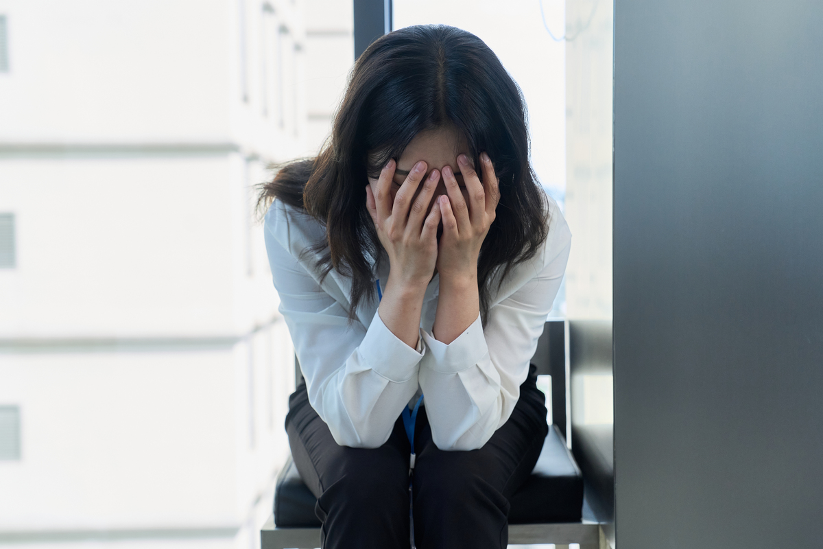 직장인 우울 증상, 업무 손실과 밀접한 관련…연령별 건강 관리 필요 [연구]